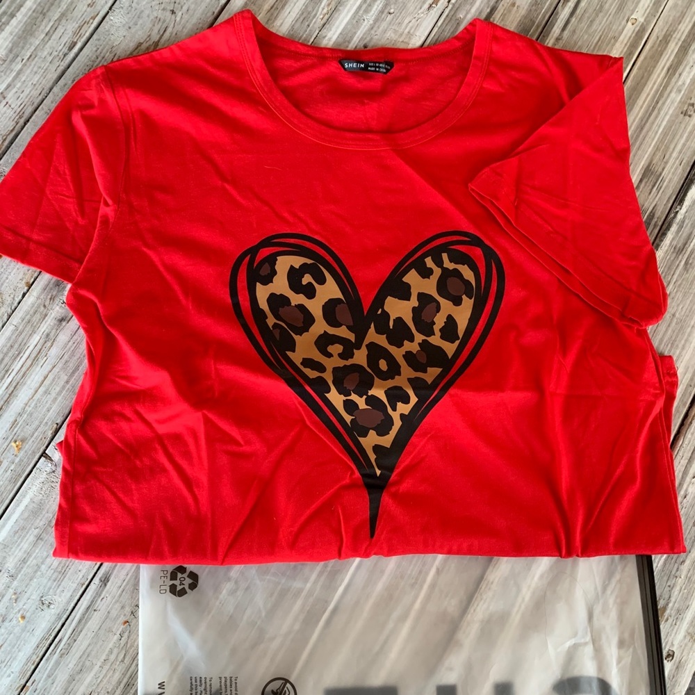 SHEIN Leopard Heart Tee